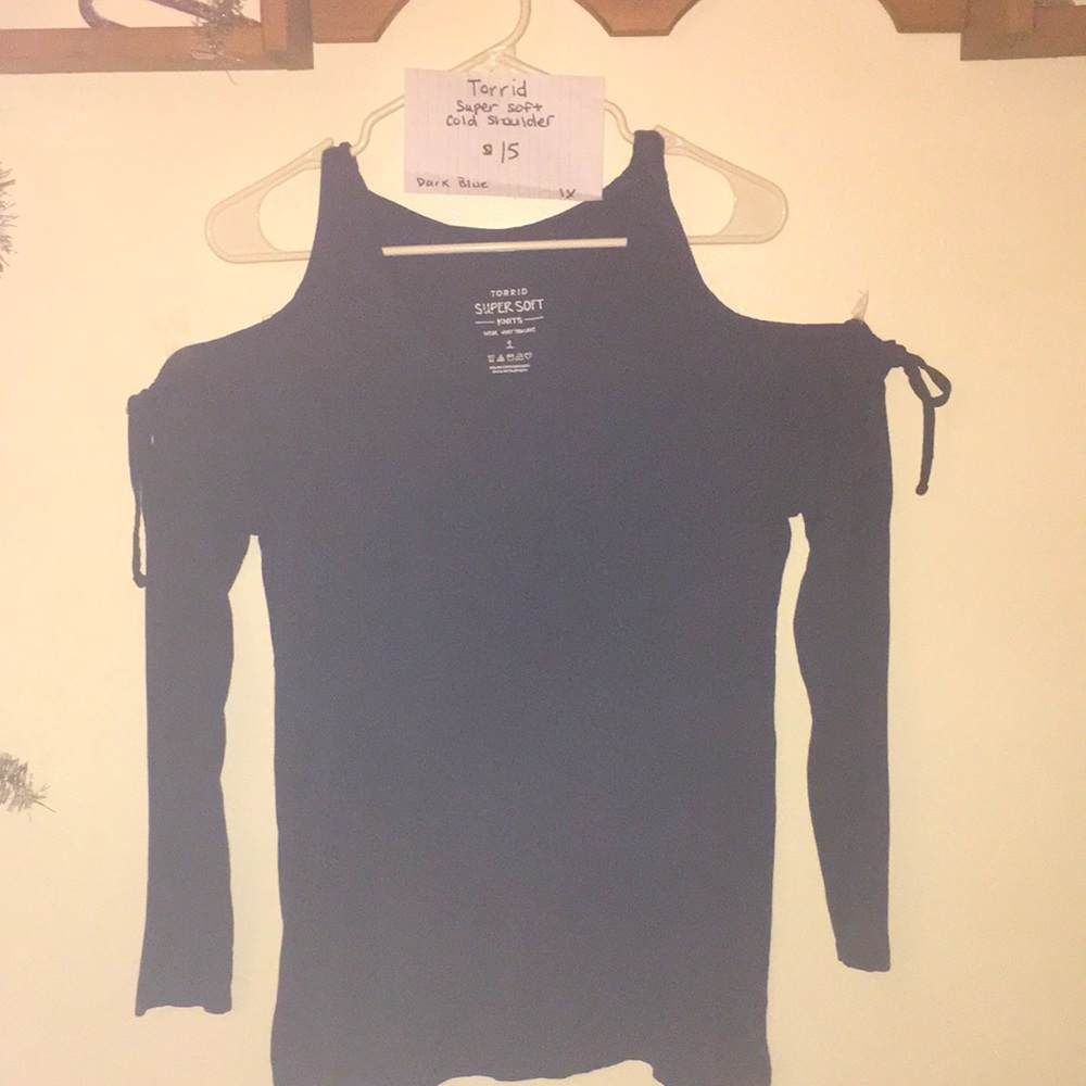 Torrid cold shoulder top